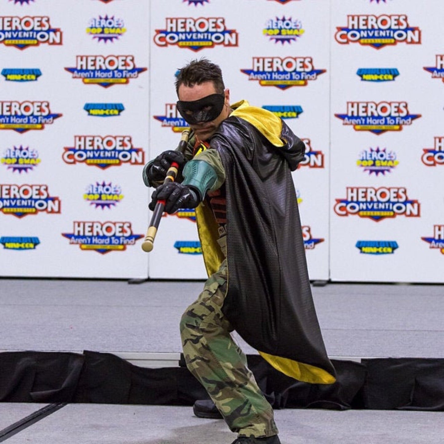 Robin Bo staff Crimson Red, Charcoal Gray