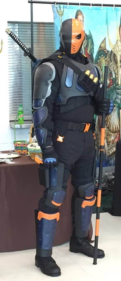 Deathstroke forearm armor CW Arrow version Flat Black Blue Carbon Fiber
