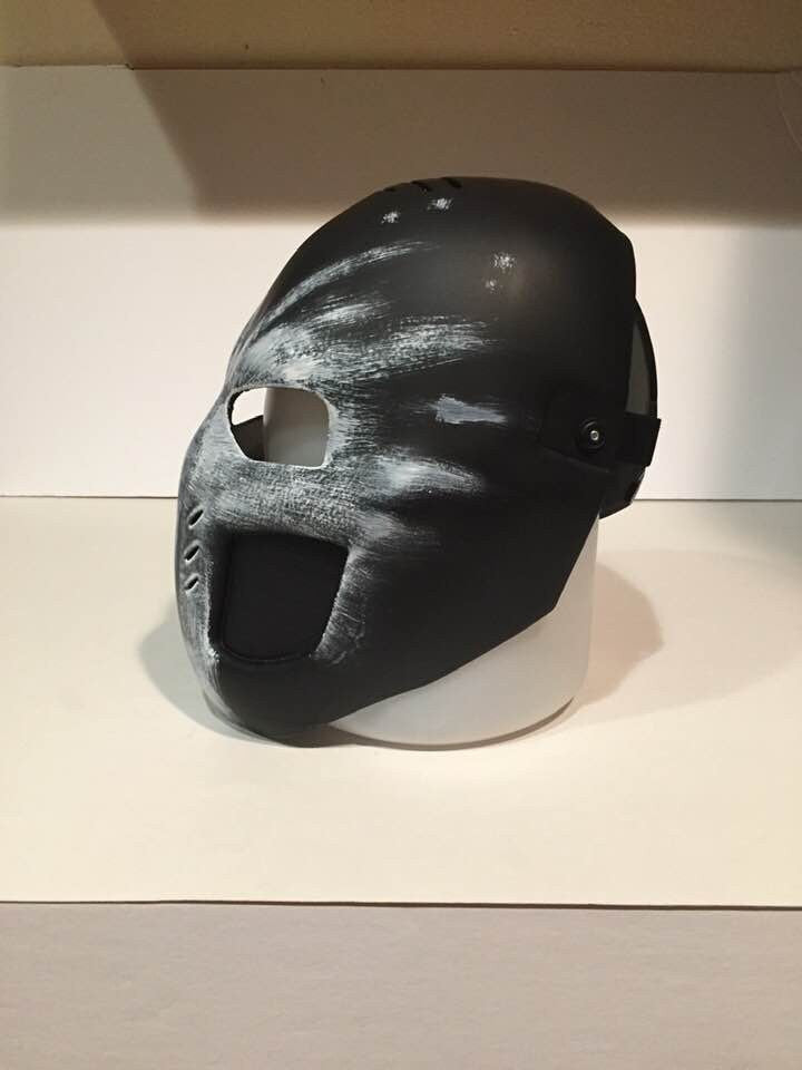 Crossbones Mask with backplate