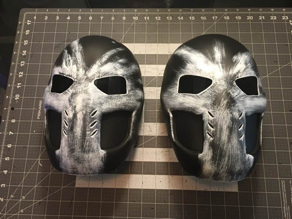 Crossbones Mask with backplate