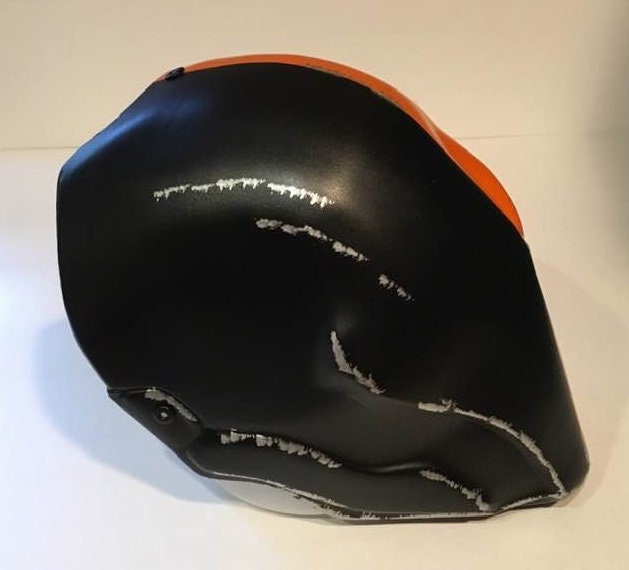 Deathstroke Arkham Origins mask & backplate Flat Black True Orange