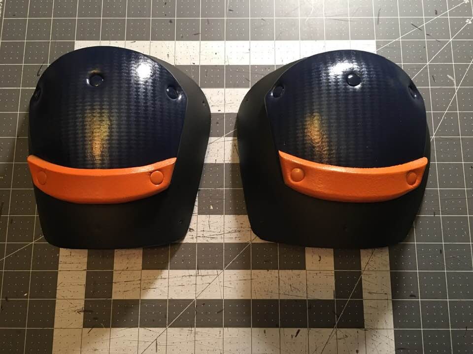 Deathstroke Knee armor CW Arrow version Flat Black Blue Carbon Fiber True Orange