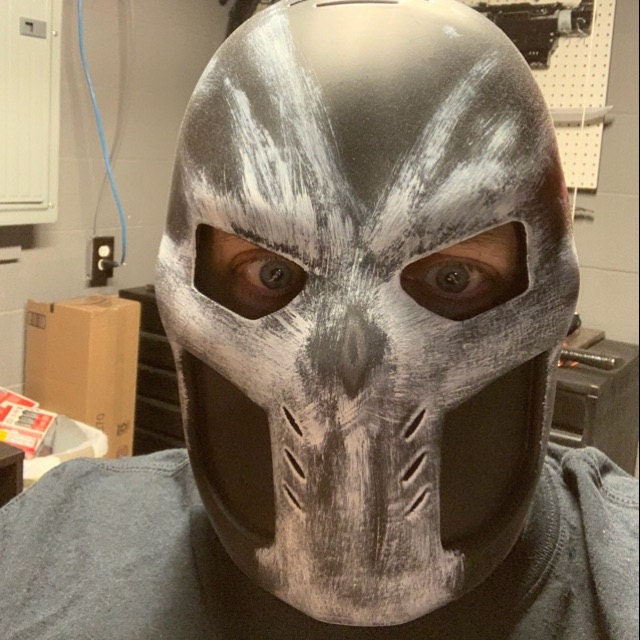Crossbones Mask with backplate
