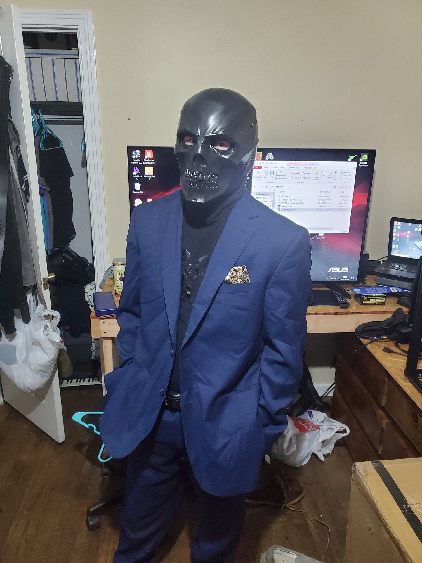 Black Mask Full Helmet Arkham Origins or Birds of Prey