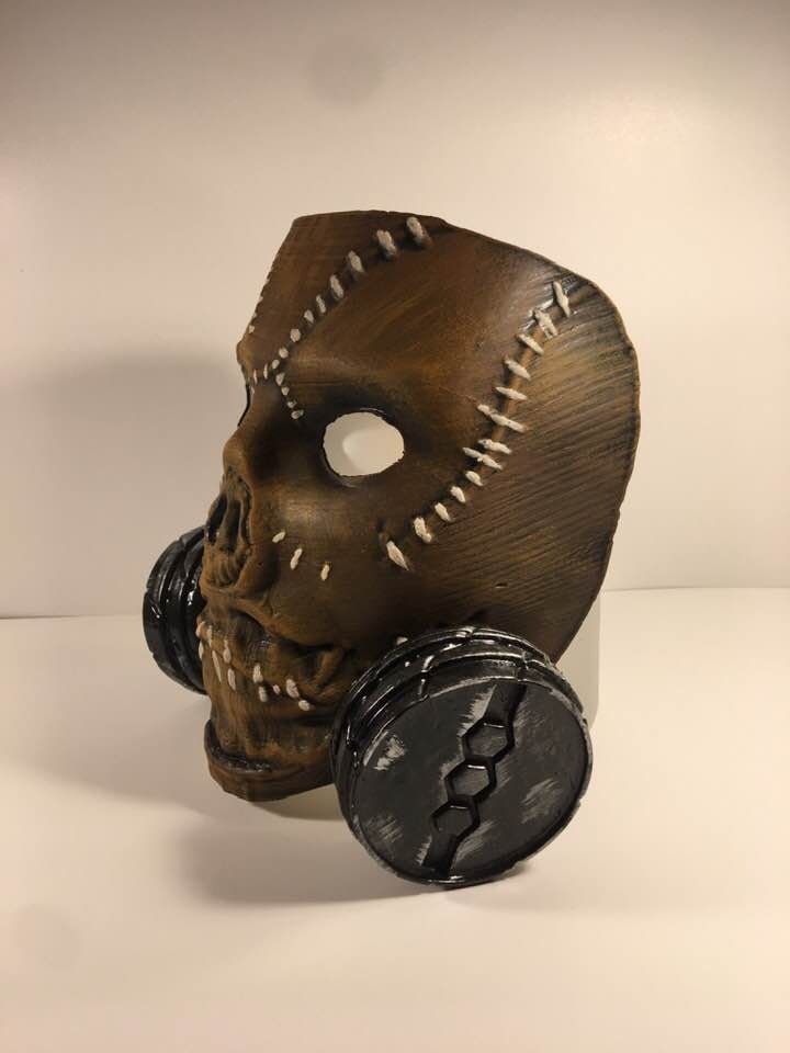 Scarecrow mask with removable filters