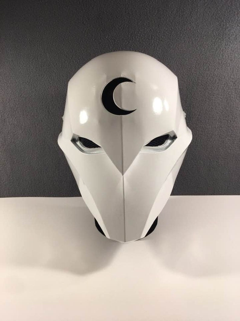 Moon Knight 4-piece combo set chest armor, mask, gauntlets & shoulders Matte White with Black or Gold Moon.