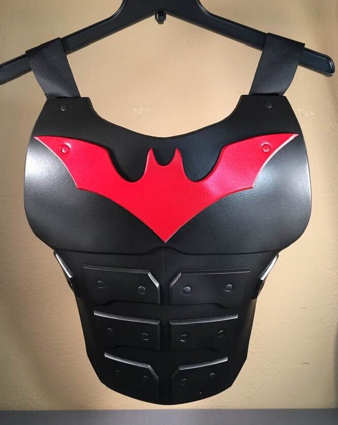Batman Beyond 2-piece set: chest armor & Bo staff