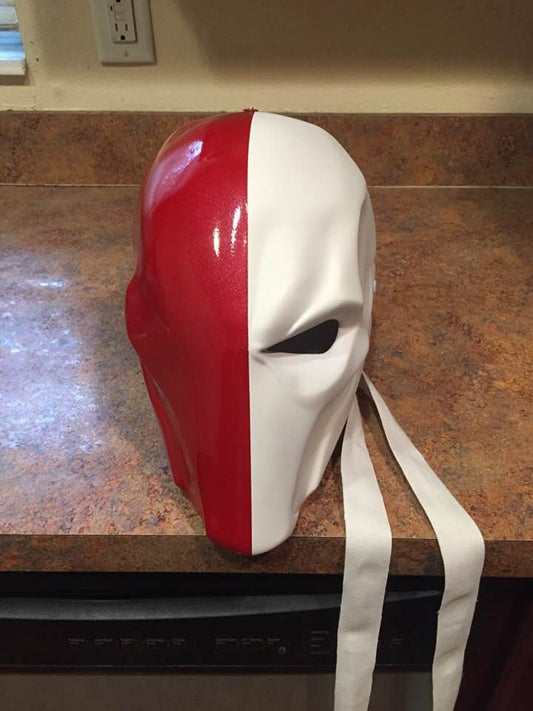 Deathstroke Arkham Origins mask & backplate Christmas Colors Metallic Red Matte White